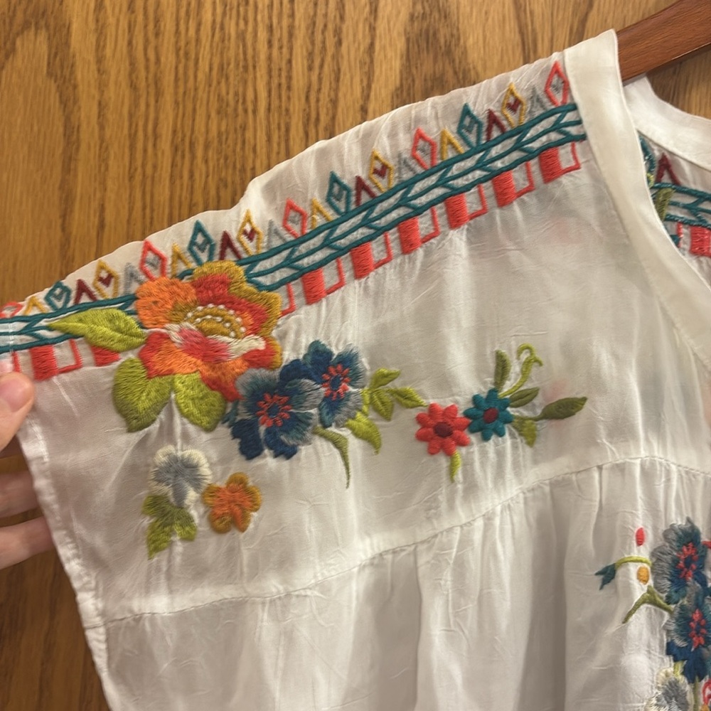 NWT Johnny Was Women's White Embroidered Floral Short Sleeve Tie Up Blouse - Picture 7 of 10